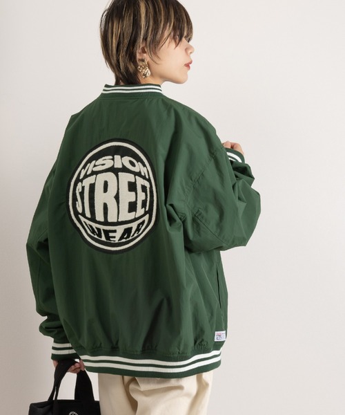 VISION STREET WEAR(ヴィジョンストリートウェア)の「【VISION STREET WEAR/ヴィジョンストリートウェア】サガラワッペンナイロンスタジャン/リブライン/バックデザイン/ビッグシルエット(スタジャン・メンズ・ブラック/ネイビー/グリーン・M/L/XL)」の1枚目の写真