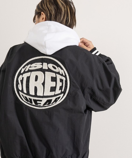 VISION STREET WEAR(ヴィジョンストリートウェア)の「【VISION STREET WEAR/ヴィジョンストリートウェア】サガラワッペンナイロンスタジャン/リブライン/バックデザイン/ビッグシルエット(スタジャン・メンズ・ブラック/ネイビー/グリーン・M/L/XL)」の2枚目の写真