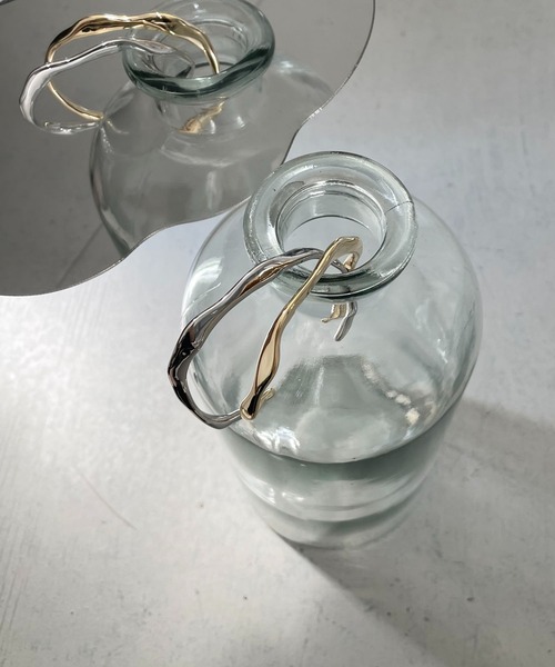 cheriella（シェリエラ）の「【cheriella】ニュアンスラインバングル（バングル/リストバンド・レディース・シルバー/ゴールド・FREE）」の12枚目の写真