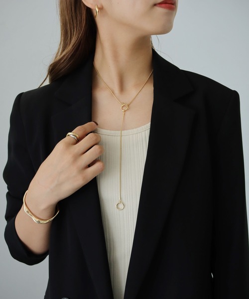 cheriella（シェリエラ）の「【cheriella】ニュアンスラインバングル（バングル/リストバンド・レディース・シルバー/ゴールド・FREE）」の8枚目の写真