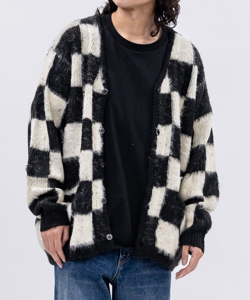 JOHN'S CLOSET(ジョンズクローゼット)の「【22】モヘアタッチ ジャガード カラー カーディガン ソリッド/レオパード/チェック(カーディガン/ボレロ・メンズ・ブラック/ネイビー/ブラウン/ターコイズブルー/グリーン/マスタード/ブラック系その他/ブラウン系その他/グリーン系その他/オレンジ/ブラウン系/ベージュ系/オリーブ系/グリーン系/ネイビー系/ブルー系/オリーブ系2/オフホワイト/ブラック系2/ネイビー系2/ピンク系/ブラック系3/ブルー系3/マルーン/ピンク系その他/ホワイト系その他/ホワイト系3・MEDIUM/LARGE/X-LARGE)」の3枚目の写真