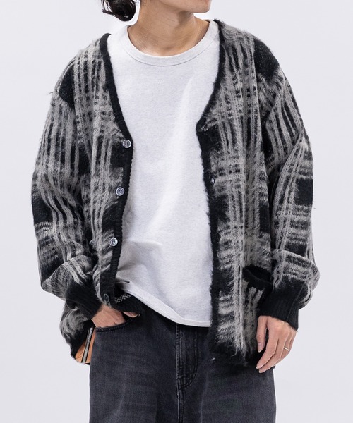 JOHN'S CLOSET(ジョンズクローゼット)の「【22】モヘアタッチ ジャガード カラー カーディガン ソリッド/レオパード/チェック(カーディガン/ボレロ・メンズ・ブラック/ネイビー/ブラウン/ターコイズブルー/グリーン/マスタード/ブラック系その他/ブラウン系その他/グリーン系その他/オレンジ/ブラウン系/ベージュ系/オリーブ系/グリーン系/ネイビー系/ブルー系/オリーブ系2/オフホワイト/ブラック系2/ネイビー系2/ピンク系/ブラック系3/ブルー系3/マルーン/ピンク系その他/ホワイト系その他/ホワイト系3・MEDIUM/LARGE/X-LARGE)」の6枚目の写真