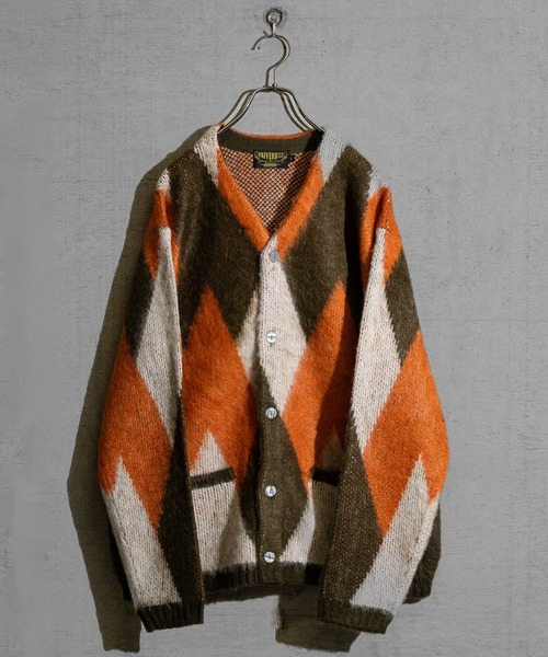 JOHN'S CLOSET(ジョンズクローゼット)の「【22】モヘアタッチ ジャガード カラー カーディガン ソリッド/レオパード/チェック(カーディガン/ボレロ・メンズ・ブラック/ネイビー/ブラウン/ターコイズブルー/グリーン/マスタード/ブラック系その他/ブラウン系その他/グリーン系その他/オレンジ/ブラウン系/ベージュ系/オリーブ系/グリーン系/ネイビー系/ブルー系/オリーブ系2/オフホワイト/ブラック系2/ネイビー系2/ピンク系/ブラック系3/ブルー系3/マルーン/ピンク系その他/ホワイト系その他/ホワイト系3・MEDIUM/LARGE/X-LARGE)」の9枚目の写真
