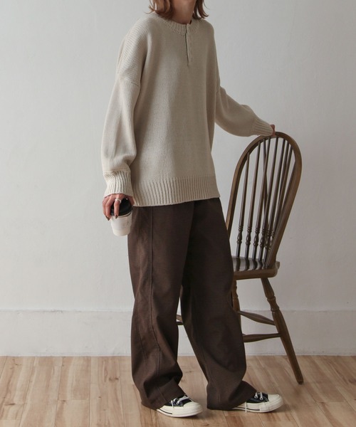 Chillfar(チルファー)の「ヘンリーネックボリュームニット(ニット/セーター・レディース・イエロー/オレンジ/ネイビー/グリーン/アイボリー/カーキ/グレー/ピンク・FREE)」の22枚目の写真