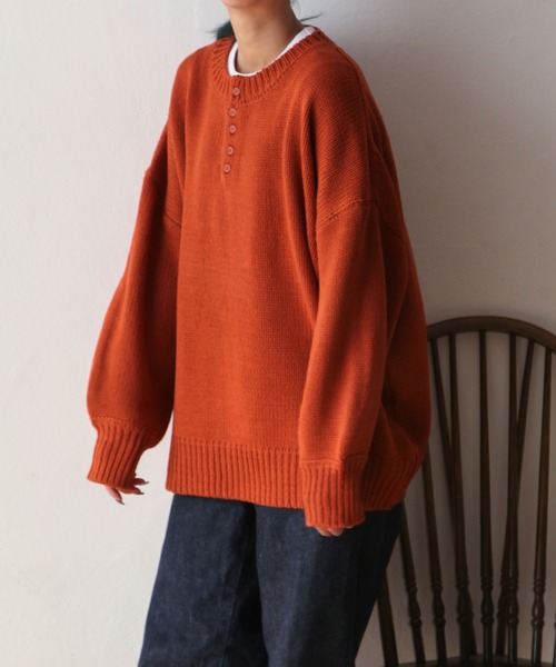 Chillfar(チルファー)の「ヘンリーネックボリュームニット(ニット/セーター・レディース・イエロー/オレンジ/ネイビー/グリーン/アイボリー/カーキ/グレー/ピンク・FREE)」の9枚目の写真