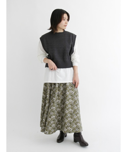 Samansa Mos2 blue（サマンサモスモスブルー）の「ショートニットベスト（ニット/セーター・レディース・カーキ/チャコール/キナリ・ﾌﾘ-）」の18枚目の写真