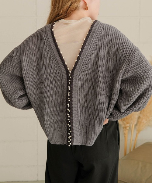 Bab（バブ）の「バイカラーパールカーディガントップス（カーディガン/ボレロ・レディース・チャコールグレー/アイボリー/モカ・FREE）」の8枚目の写真