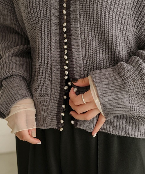 Bab（バブ）の「バイカラーパールカーディガントップス（カーディガン/ボレロ・レディース・チャコールグレー/アイボリー/モカ・FREE）」の22枚目の写真