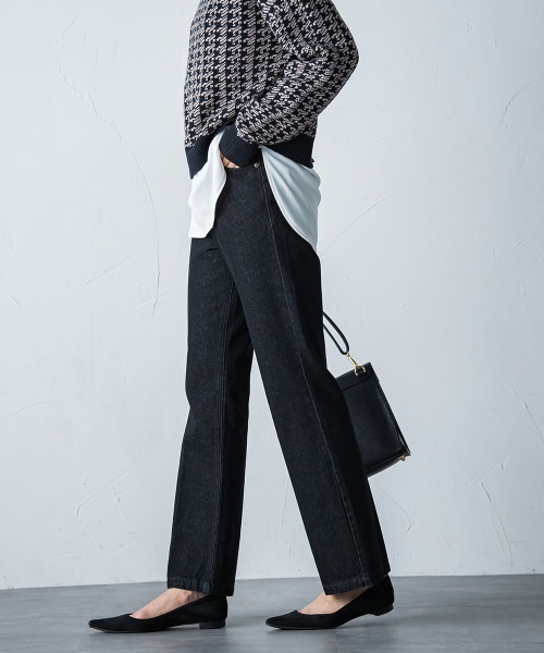 socolla（ソコラ）の「【socolla】センタープレスフレアデニムパンツ（デニムパンツ・レディース・ブラック/ブルー・M/S）」の7枚目の写真