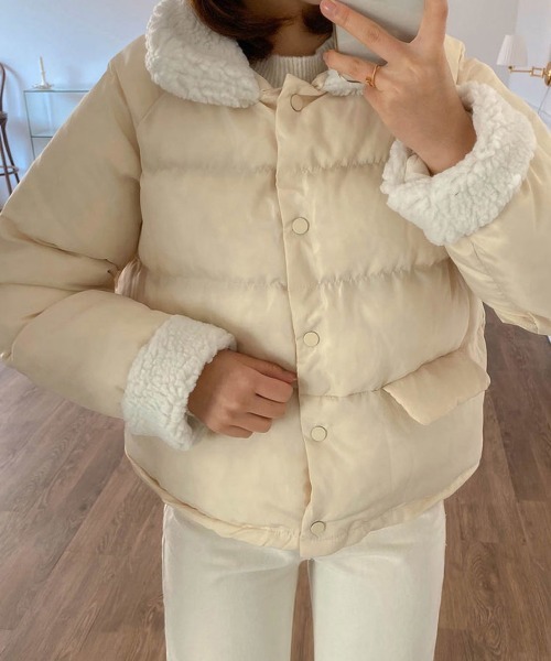 by muni:r（バイ ムニール）の「フリースカラーショートダウン（ダウンジャケット/コート・レディース・ブラック/アイボリー/カーキ・FREE）」の6枚目の写真