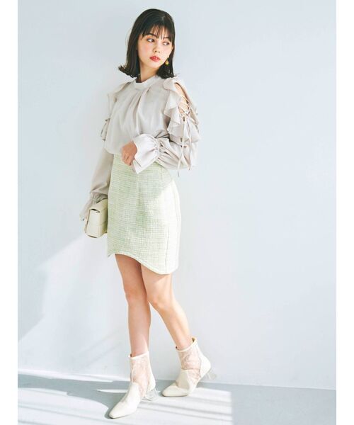 dazzlin（ダズリン）の「カーブラインミニスカート（スカート・レディース・グレー/オレンジ/グリーン・SMALL/MEDIUM）」の4枚目の写真