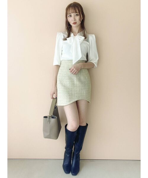 dazzlin（ダズリン）の「カーブラインミニスカート（スカート・レディース・グレー/オレンジ/グリーン・SMALL/MEDIUM）」の17枚目の写真