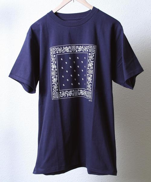coen(コーエン)の「【smart 2015年 7月号掲載】USAコットンプリントTバンダナ(Tシャツ/カットソー・メンズ・ホワイト/ネイビー・X-LARGE/MEDIUM/LARGE/SMALL)」の2枚目の写真