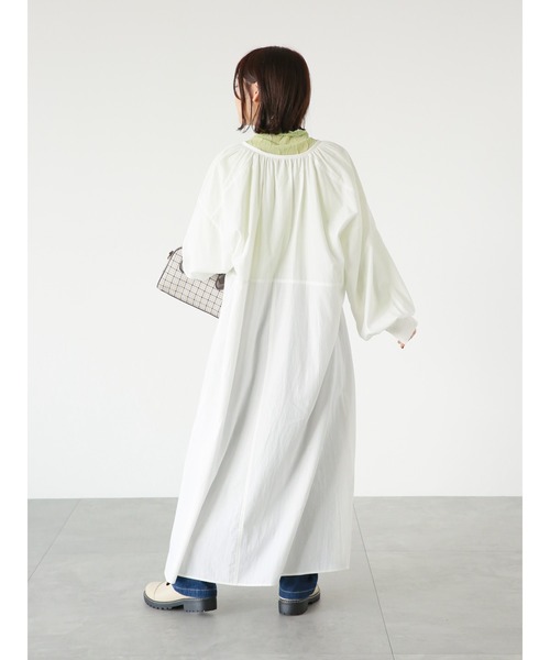 ehka sopo（エヘカソポ）の「ギャザーシャツワンピース（シャツワンピース・レディース・オフホワイト/ブラック/サックスブルー・ﾌﾘ-）」の9枚目の写真