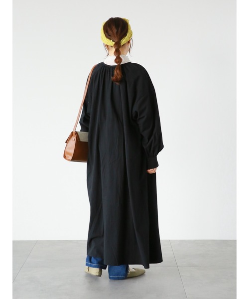 ehka sopo（エヘカソポ）の「ギャザーシャツワンピース（シャツワンピース・レディース・オフホワイト/ブラック/サックスブルー・ﾌﾘ-）」の12枚目の写真