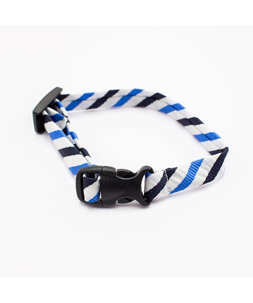 giraffe(ジラフ)の「【 ネクタイ専門店 giraffe 】 猫のための蝶ネクタイ(ハーフサッカーレジレジメン蝶タイ)BLUE(蝶ネクタイ・メンズ・ブルー・FREE)」の6枚目の写真