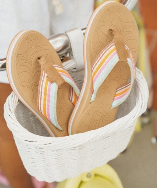 (取寄) ロキシー レディース コルビー HI Roxy women Colbee Hi Cream ROXY（ロキシー）の「COLBEE HI/ロキシービーサン(ビーチサンダル