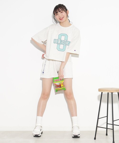 PINK-latte(ピンクラテ)の「◆【Champion/チャンピオン】コラボ 短丈Tシャツ(Tシャツ/カットソー・キッズ・チャコールグレー/ライトグレー・16/14/15 )」の12枚目の写真