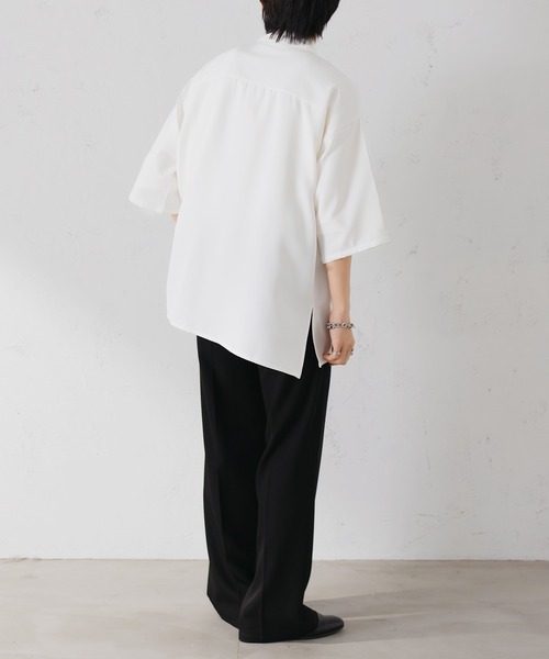 epnok(エプノック)の「サイドスリットベーシックルーズシャツ(シャツ/ブラウス・メンズ・ブラック/チャコールグレー/モカ/オフホワイト/グレイッシュベージュ/グレイッシュブルー・SMALL/X-SMALL/LARGE/MEDIUM)」の14枚目の写真