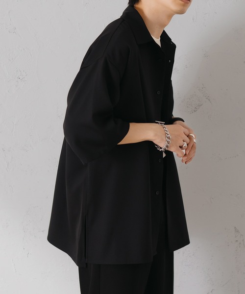 epnok(エプノック)の「サイドスリットベーシックルーズシャツ(シャツ/ブラウス・メンズ・ブラック/チャコールグレー/モカ/オフホワイト/グレイッシュベージュ/グレイッシュブルー・SMALL/X-SMALL/LARGE/MEDIUM)」の18枚目の写真