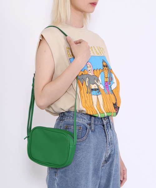 PUNYUS(プニュズ)の「ロゴカメラバッグ(ショルダーバッグ・レディース・ブラック/シルバー/ピンク/グリーン・FREE)」の3枚目の写真