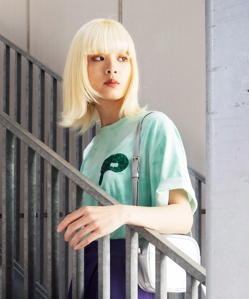 PUNYUS(プニュズ)の「ロゴカメラバッグ(ショルダーバッグ・レディース・ブラック/シルバー/ピンク/グリーン・FREE)」の5枚目の写真