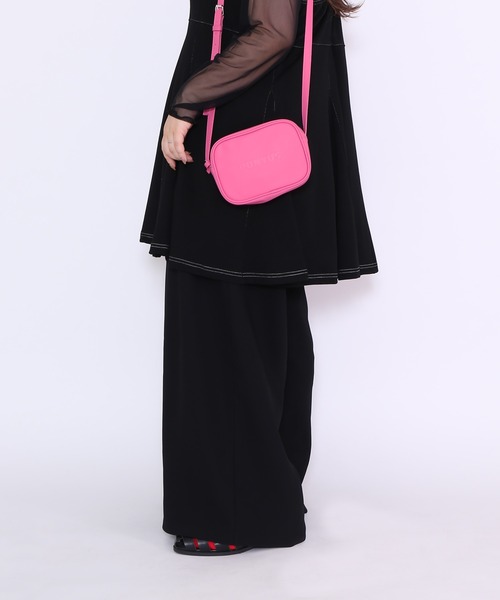 PUNYUS(プニュズ)の「ロゴカメラバッグ(ショルダーバッグ・レディース・ブラック/シルバー/ピンク/グリーン・FREE)」の13枚目の写真