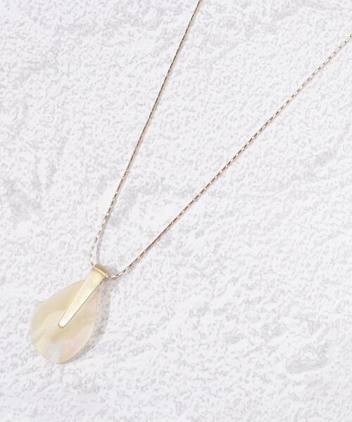 SHOO・LA・RUE（シューラルー）の「◆オーロラプレートネックレス（ネックレス・レディース・ライトベージュ/アイボリー/ライトブルー・00）」の5枚目の写真