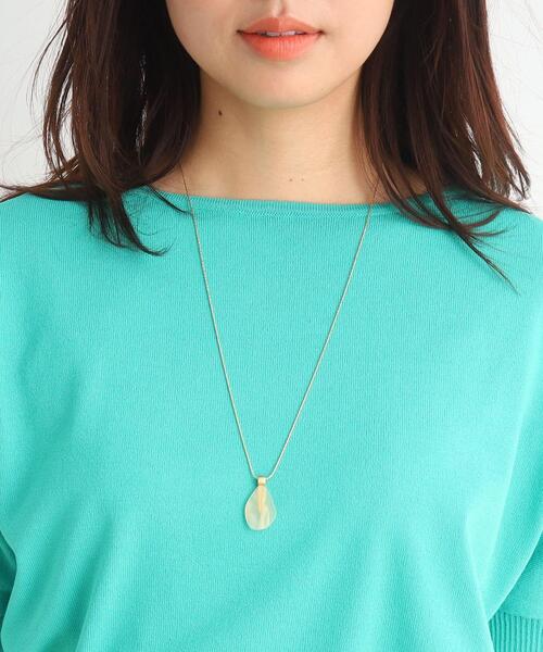 SHOO・LA・RUE（シューラルー）の「◆オーロラプレートネックレス（ネックレス・レディース・ライトベージュ/アイボリー/ライトブルー・00）」の8枚目の写真