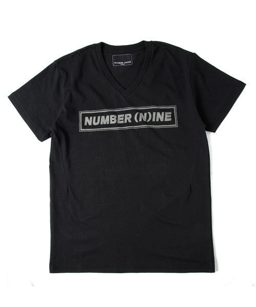 NUMBER (N)INE DENIM（ナンバーナインデニム）の「【NUMBER (N)INE DENIM】NUMBER (N)INEロゴVネックTee（Tシャツ/カットソー・メンズ・ホワイト/ブラック・SMALL/LARGE/MEDIUM）」の8枚目の写真