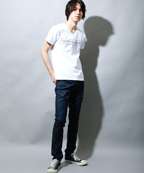 NUMBER (N)INE DENIM（ナンバーナインデニム）の「【NUMBER (N)INE DENIM】NUMBER (N)INEロゴVネックTee（Tシャツ/カットソー・メンズ・ホワイト/ブラック・SMALL/LARGE/MEDIUM）」の14枚目の写真