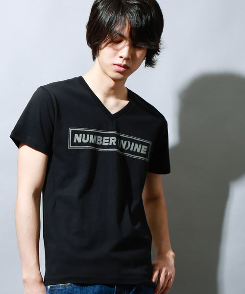NUMBER (N)INE DENIM（ナンバーナインデニム）の「【NUMBER (N)INE DENIM】NUMBER (N)INEロゴVネックTee（Tシャツ/カットソー・メンズ・ホワイト/ブラック・SMALL/LARGE/MEDIUM）」の15枚目の写真