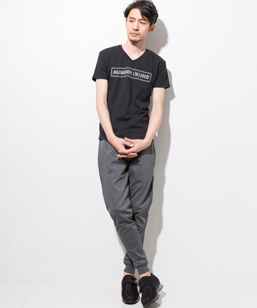 NUMBER (N)INE DENIM（ナンバーナインデニム）の「【NUMBER (N)INE DENIM】NUMBER (N)INEロゴVネックTee（Tシャツ/カットソー・メンズ・ホワイト/ブラック・SMALL/LARGE/MEDIUM）」の20枚目の写真