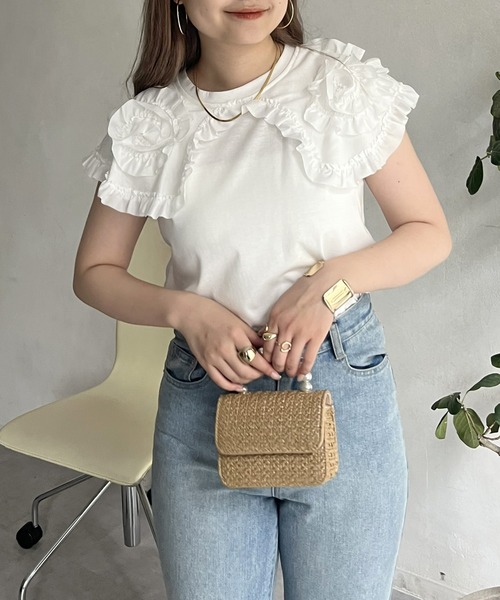 prose verse（プロズヴェール）の「フラワーモチーフフリルノースリトップス（Tシャツ/カットソー・レディース・ブラック/オフホワイト・MEDIUM）」の5枚目の写真