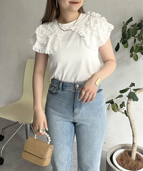 prose verse（プロズヴェール）の「フラワーモチーフフリルノースリトップス（Tシャツ/カットソー・レディース・ブラック/オフホワイト・MEDIUM）」の9枚目の写真