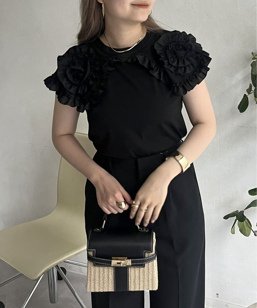 prose verse（プロズヴェール）の「フラワーモチーフフリルノースリトップス（Tシャツ/カットソー・レディース・ブラック/オフホワイト・MEDIUM）」の21枚目の写真