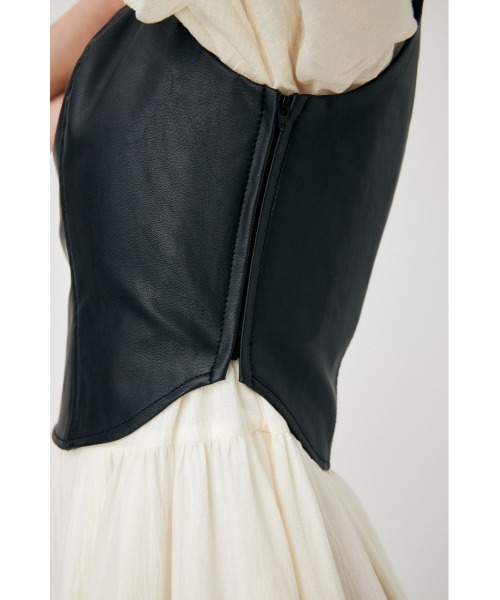 MOUSSY（マウジー）の「F/LEATHER BUSTIER トップス（キャミソール・レディース・ブラック/グレー・1/2）」の11枚目の写真