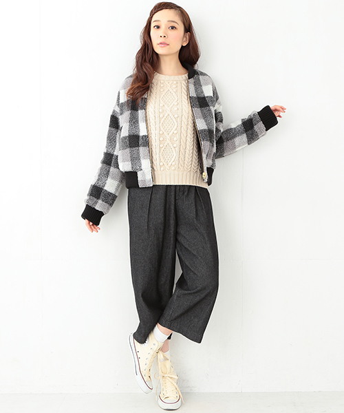 CAROLINA GLASER（カロリナ グレイサー）の「CAROLINA GLASER / リバーシブル ボアブルゾン（ブルゾン・レディース・ブラック/カーキブラウン・ONE SIZE）」の17枚目の写真