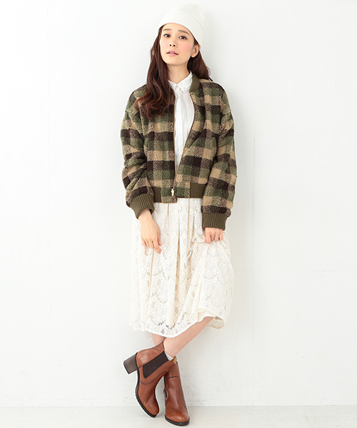 CAROLINA GLASER（カロリナ グレイサー）の「CAROLINA GLASER / リバーシブル ボアブルゾン（ブルゾン・レディース・ブラック/カーキブラウン・ONE SIZE）」の9枚目の写真