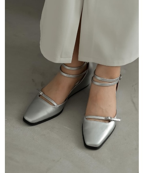 Re:EDIT（リエディ）の「[2023A/W COLLECTION][大きいサイズ有]ダブルアンクルストラップパンプス（パンプス・レディース・レッド/シルバー/ブラック/ホワイト・SMALL/LARGE/MEDIUM/X-LARGE/XX-LARGE）」の5枚目の写真