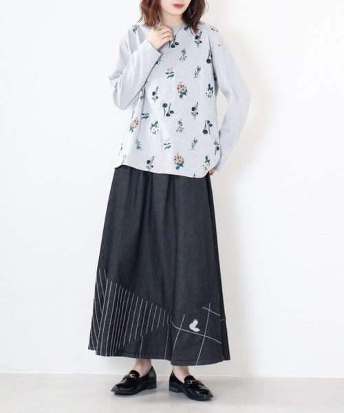 Emago(イマゴ)の「EMAGO 花刺繍プルオーバー(Tシャツ/カットソー・レディース・杢グレー/アイボリー/ブラック/ブラウン・FREE)」の11枚目の写真