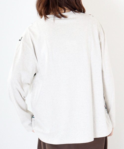 Emago(イマゴ)の「EMAGO 花刺繍プルオーバー(Tシャツ/カットソー・レディース・杢グレー/アイボリー/ブラック/ブラウン・FREE)」の15枚目の写真