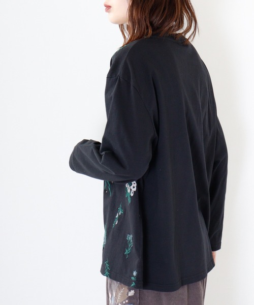 Emago(イマゴ)の「EMAGO 花刺繍プルオーバー(Tシャツ/カットソー・レディース・杢グレー/アイボリー/ブラック/ブラウン・FREE)」の18枚目の写真
