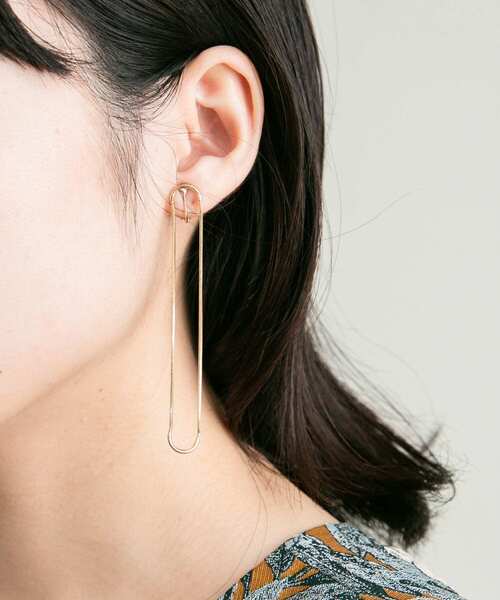 KBF（ケイビーエフ）の「ロングオーバルチェーンイヤリング（イヤリング・レディース・シルバー/ゴールド・ONE）」の2枚目の写真