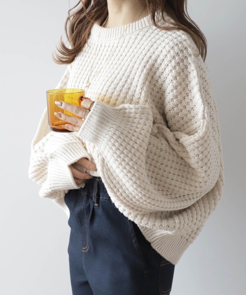 mil(ミル)の「【150㎝前後の小柄さんサイズ】ボリュームスリーブぽこぽこニット【トレンド】(ニット/セーター・レディース・グリーン/アイボリー/チャコールグレー/テラコッタ・S/XS)」の5枚目の写真