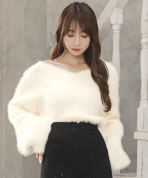 Julia Boutique(ジュリアブティック)の「前後ネックボリュームシャギータッチニットトップス/23589(ニット/セーター・レディース・ブラック/オフホワイト・ONE)」の2枚目の写真