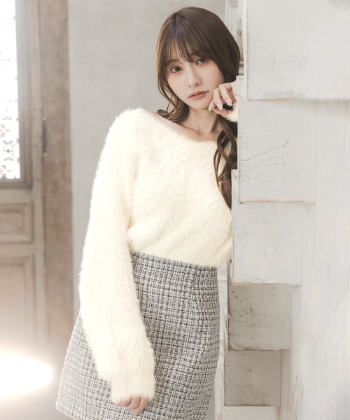 Julia Boutique(ジュリアブティック)の「前後ネックボリュームシャギータッチニットトップス/23589(ニット/セーター・レディース・ブラック/オフホワイト・ONE)」の3枚目の写真