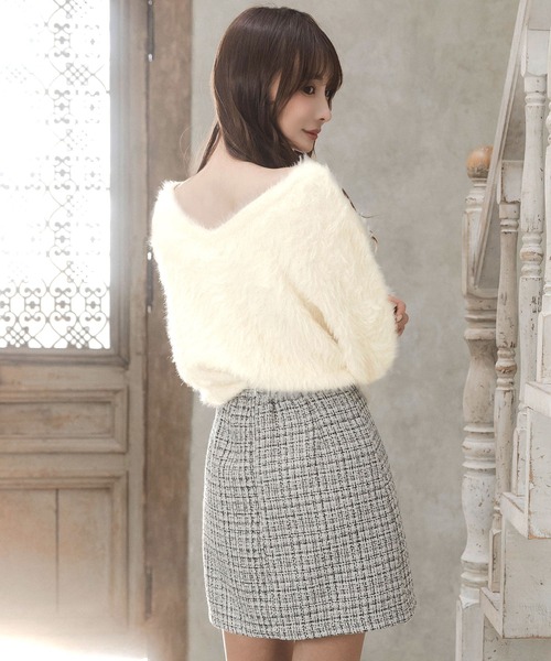 Julia Boutique(ジュリアブティック)の「前後ネックボリュームシャギータッチニットトップス/23589(ニット/セーター・レディース・ブラック/オフホワイト・ONE)」の6枚目の写真