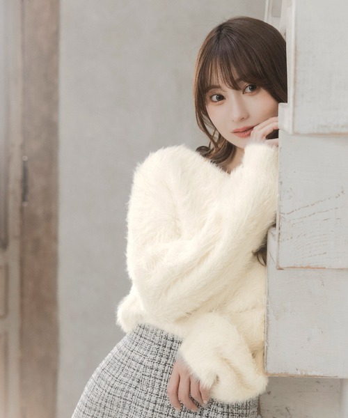 Julia Boutique(ジュリアブティック)の「前後ネックボリュームシャギータッチニットトップス/23589(ニット/セーター・レディース・ブラック/オフホワイト・ONE)」の7枚目の写真