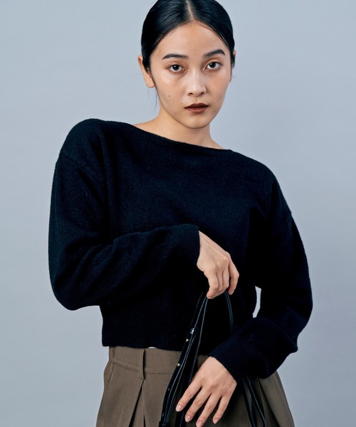 LIENCOEUR(リアンクール)の「ボートネックルーズショートニット(ニット/セーター・レディース・ブラック/ホワイト/ライトグリーン/ライトパープル・FREE)」の5枚目の写真
